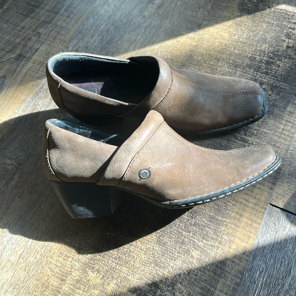 Born Brown Women’s Leather Dress Casual Slip On Block Heel Shoes Women's 8.5.